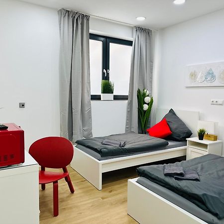 Doppelzimmer Mira 4 Пулхайм Екстериор снимка