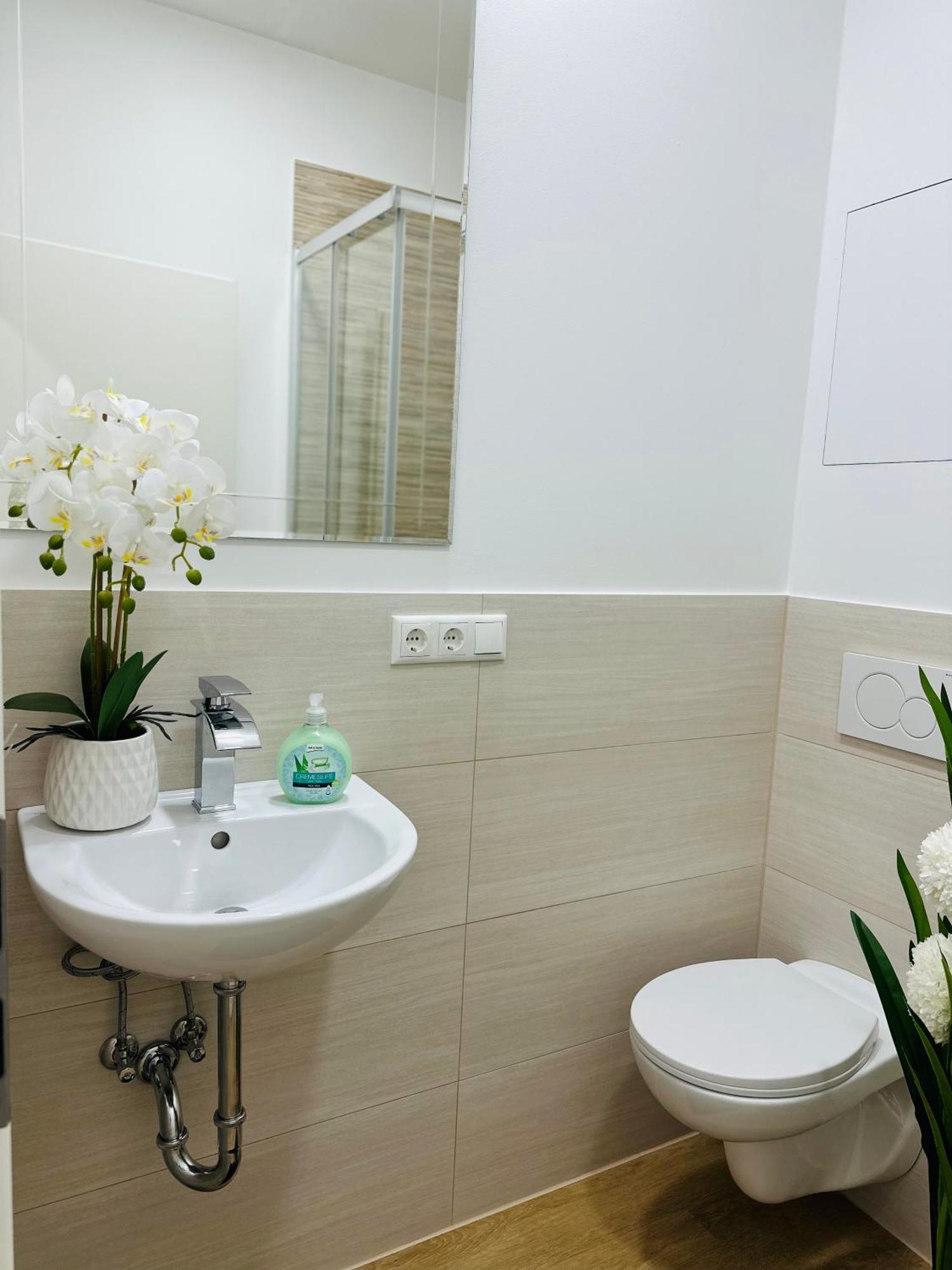 Doppelzimmer Mira 4 Пулхайм Екстериор снимка